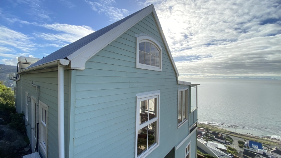 3 Bedroom Property for Sale in Cairnside Western Cape